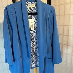 Skies Are Blue Women's Blazer in Vibrant Blue